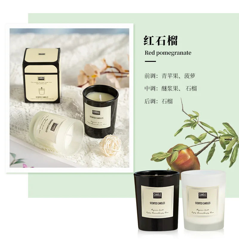 شمعة معطرة بنباتات عطرية.