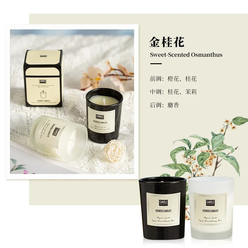 شمعة معطرة بنباتات عطرية.