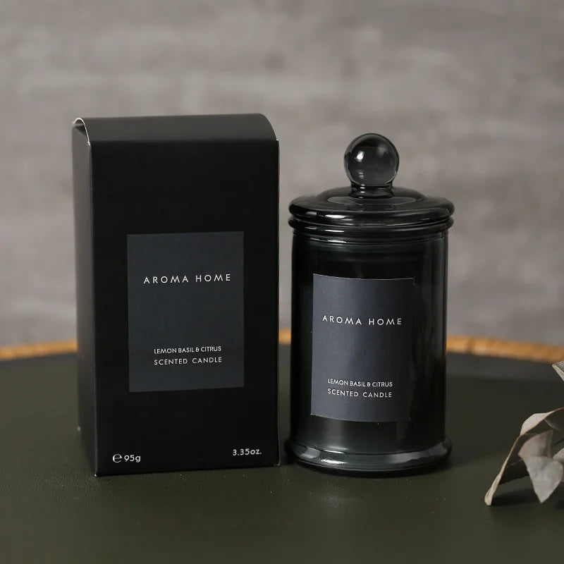 شمعة معطرة في وعاء زجاجي عتيق