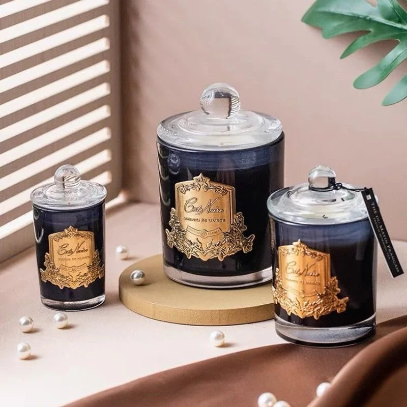 شموع معطرة.