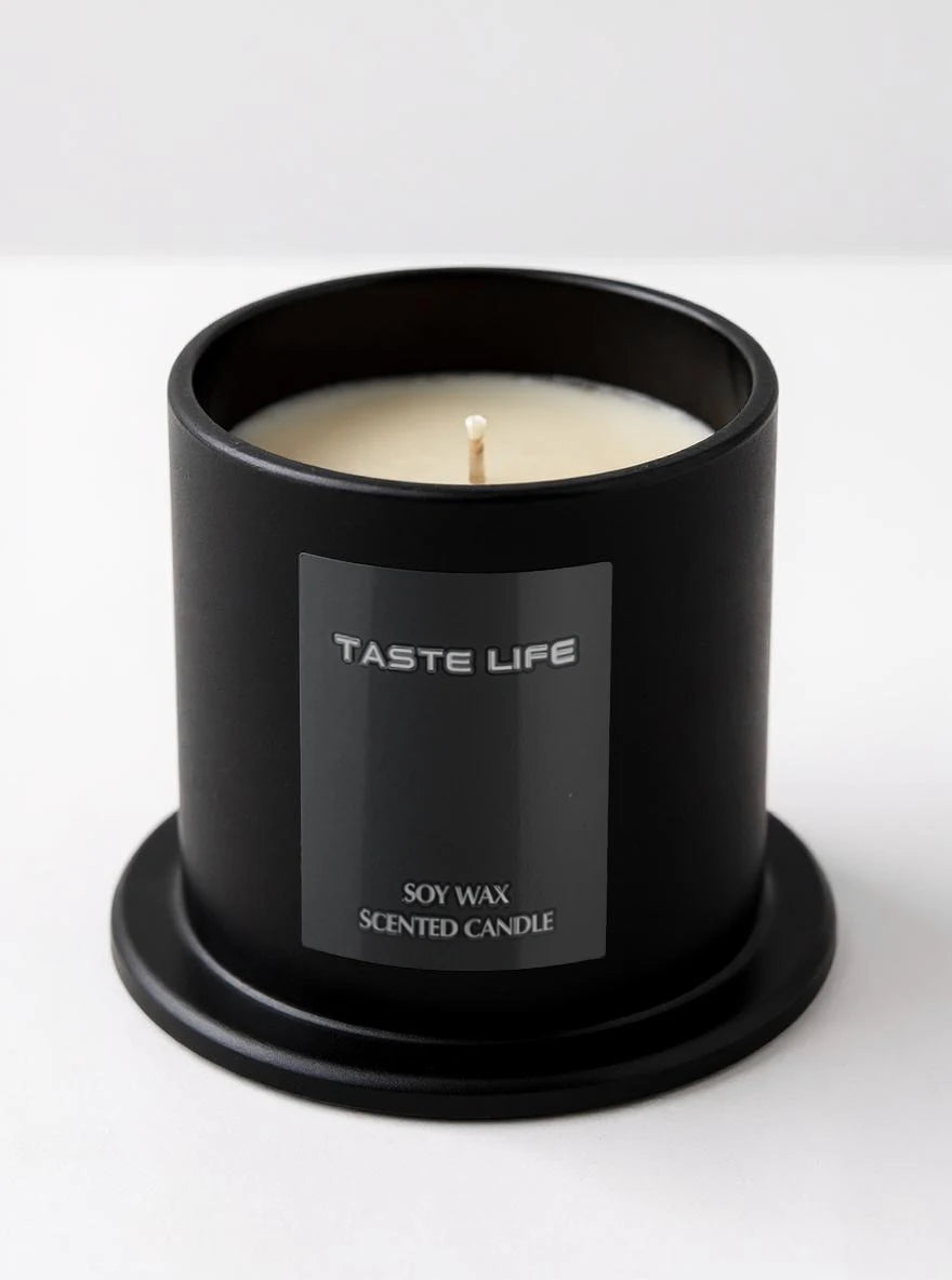 شموع معطرة فاخرة.