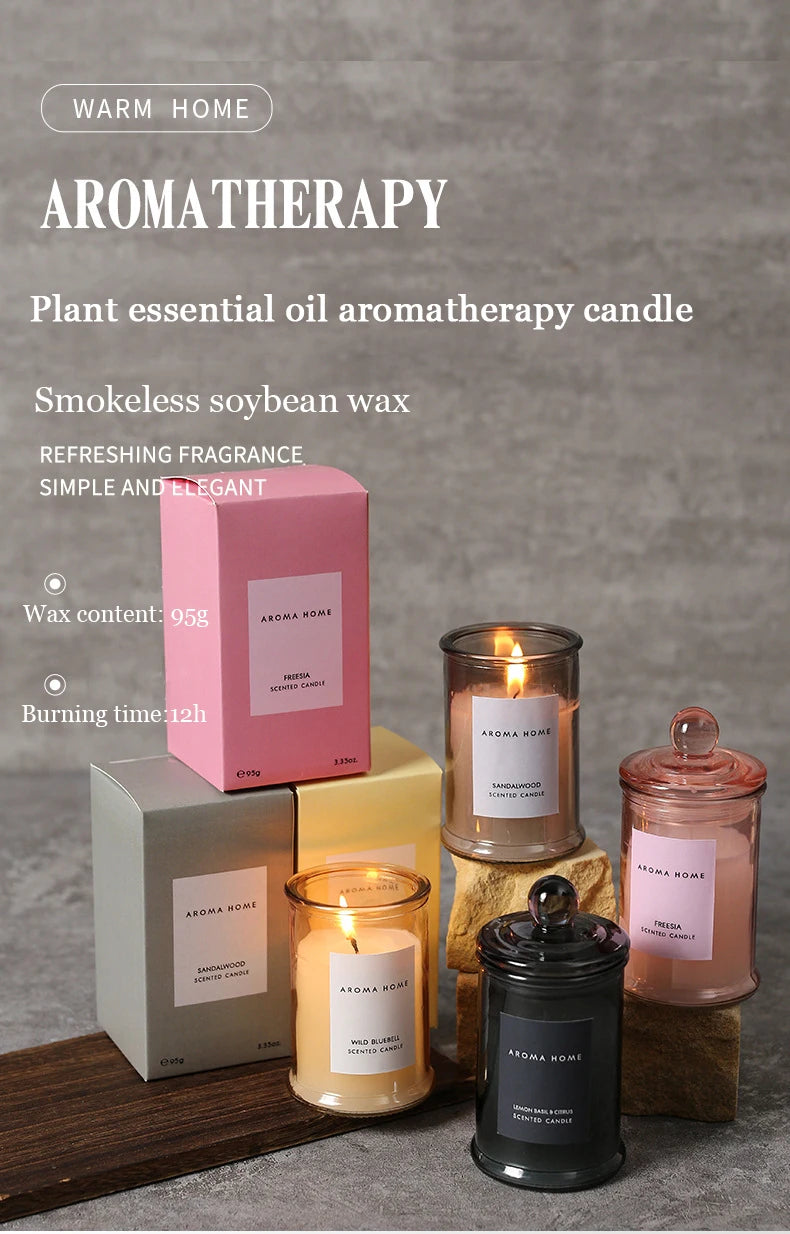 شمعة معطرة في وعاء زجاجي عتيق