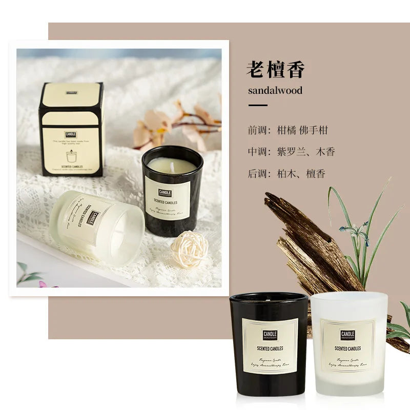 شمعة معطرة بنباتات عطرية.