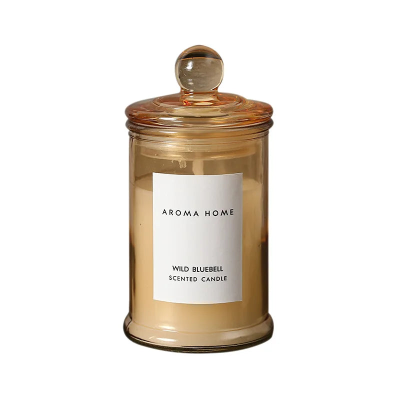 شمعة معطرة في وعاء زجاجي عتيق
