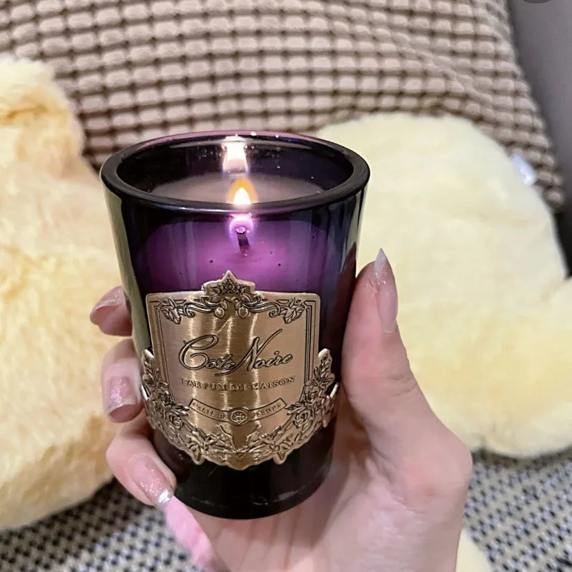 شموع معطرة.