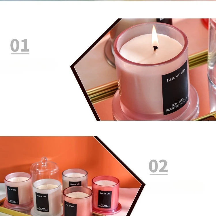 شمعة معطرة في كوب زجاجي.