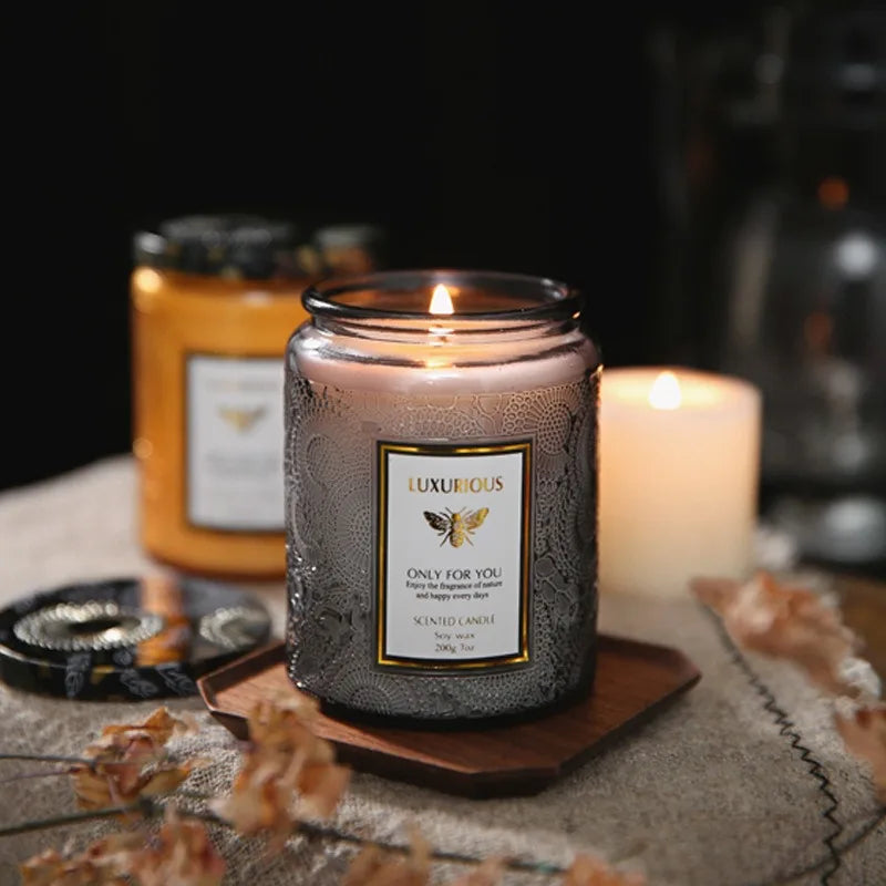 شمعة معطرة في وعاء سعة 198 جرام.