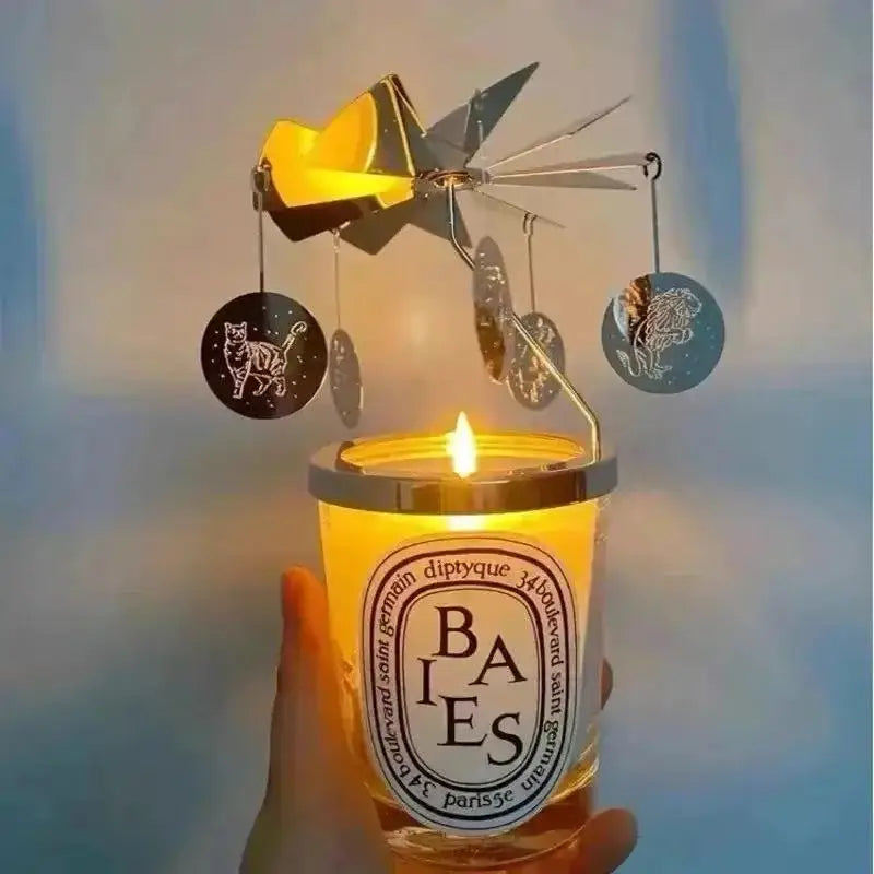 شموع طبيعية معطرة.