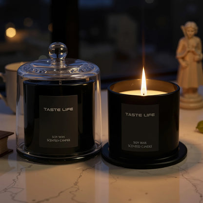 شموع معطرة فاخرة.