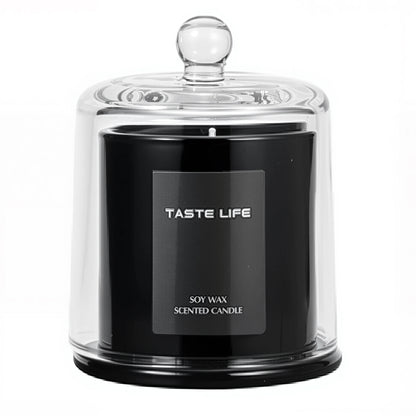 شموع معطرة فاخرة.