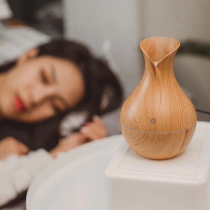 مرطب هواء بسعة 200 مل وموزع زيوت عطرية، صانع ضباب صغير الحجم مع إضاءة ملونة للاستخدام في المنزل أو المكتب أو السيارة.